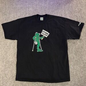 Vintage Y2K Peace Frogs Eat Chicken Outdoors Nature Frog Center Logo T Shirt XL